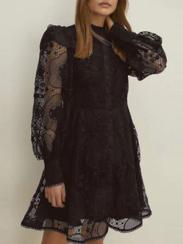Woochic robe courte dentelle col montant brodée cintrée découpes noir S